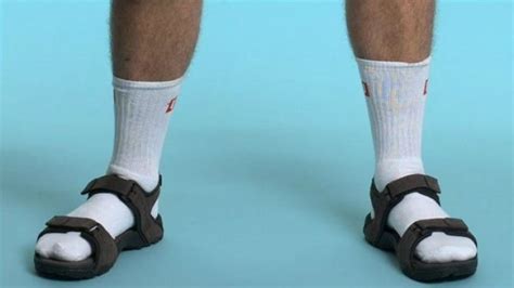do you wear socks with nike sandals